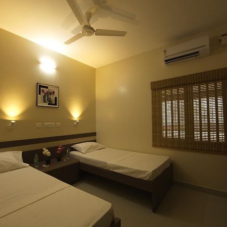 Pearl Guest House Madrás Habitación foto
