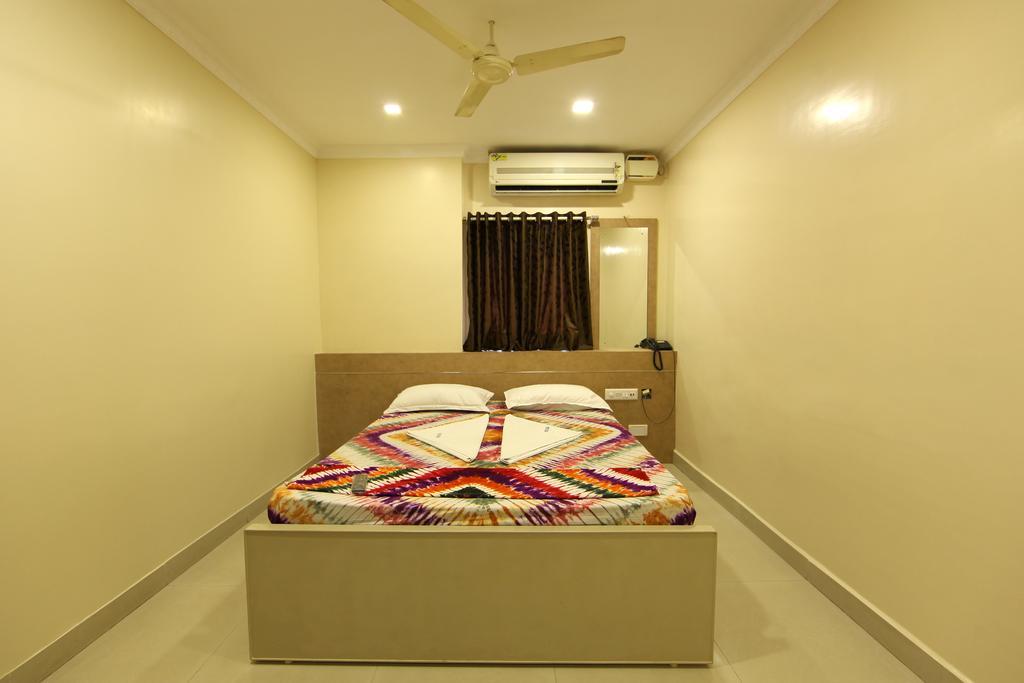 Pearl Guest House Madrás Habitación foto